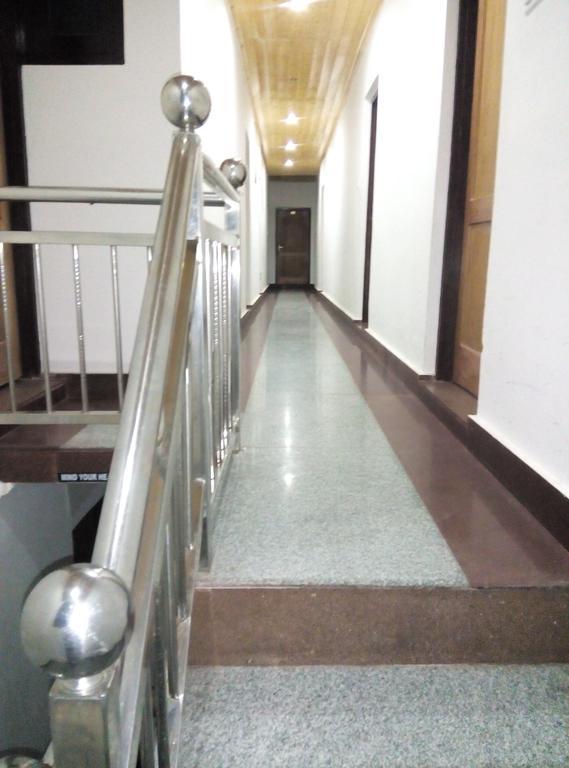 Hotel Grand Jigar Srīnagar Esterno foto
