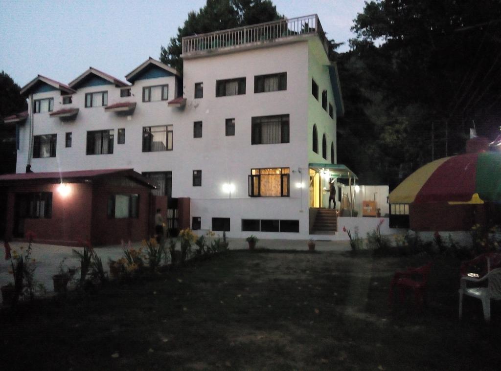Hotel Grand Jigar Srīnagar Esterno foto
