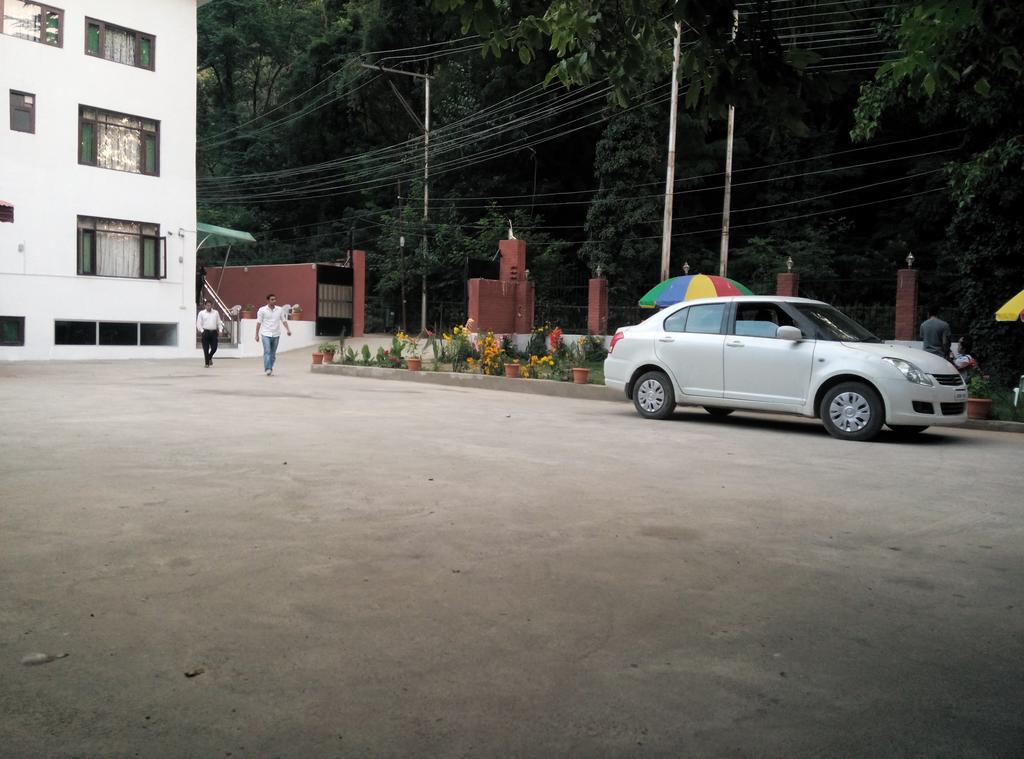 Hotel Grand Jigar Srīnagar Esterno foto